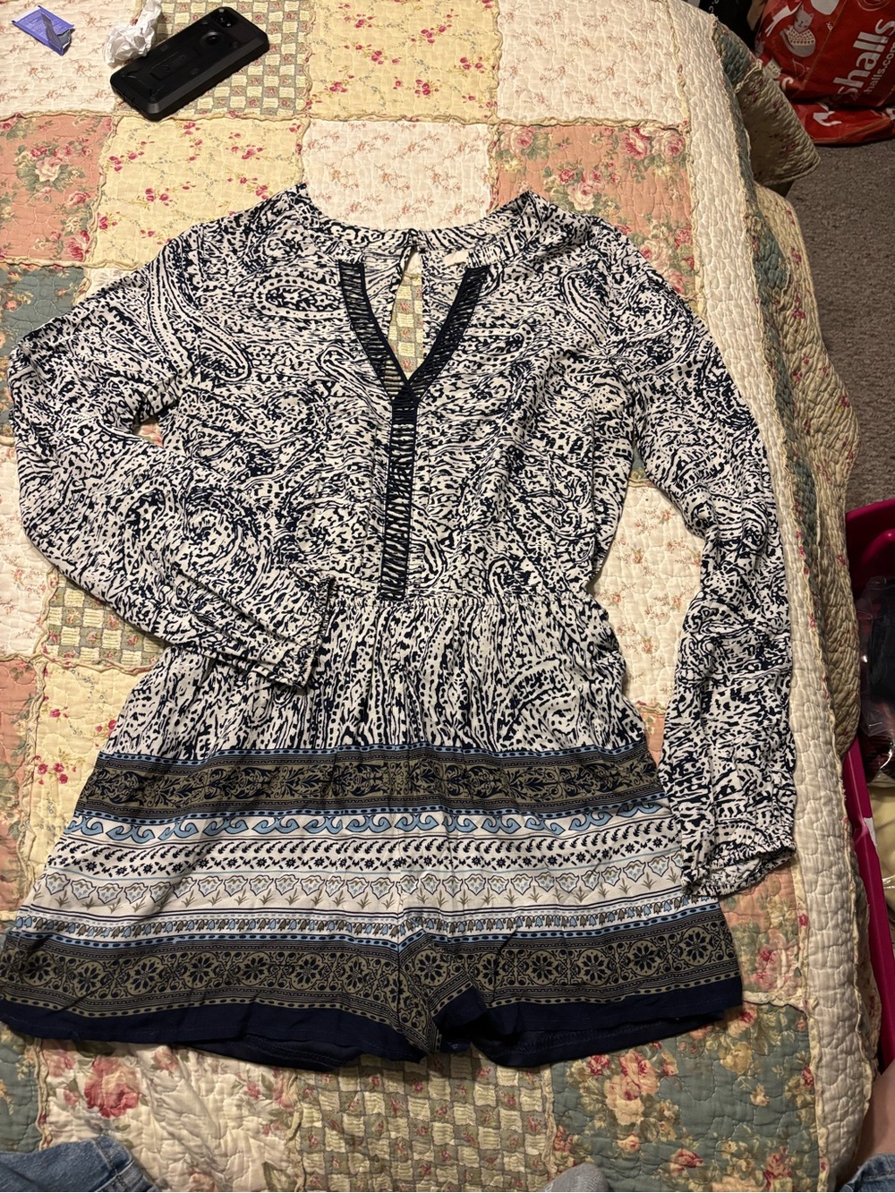 Women’s Navy and White Printed Long-Sleeve Paisley Romper Small
